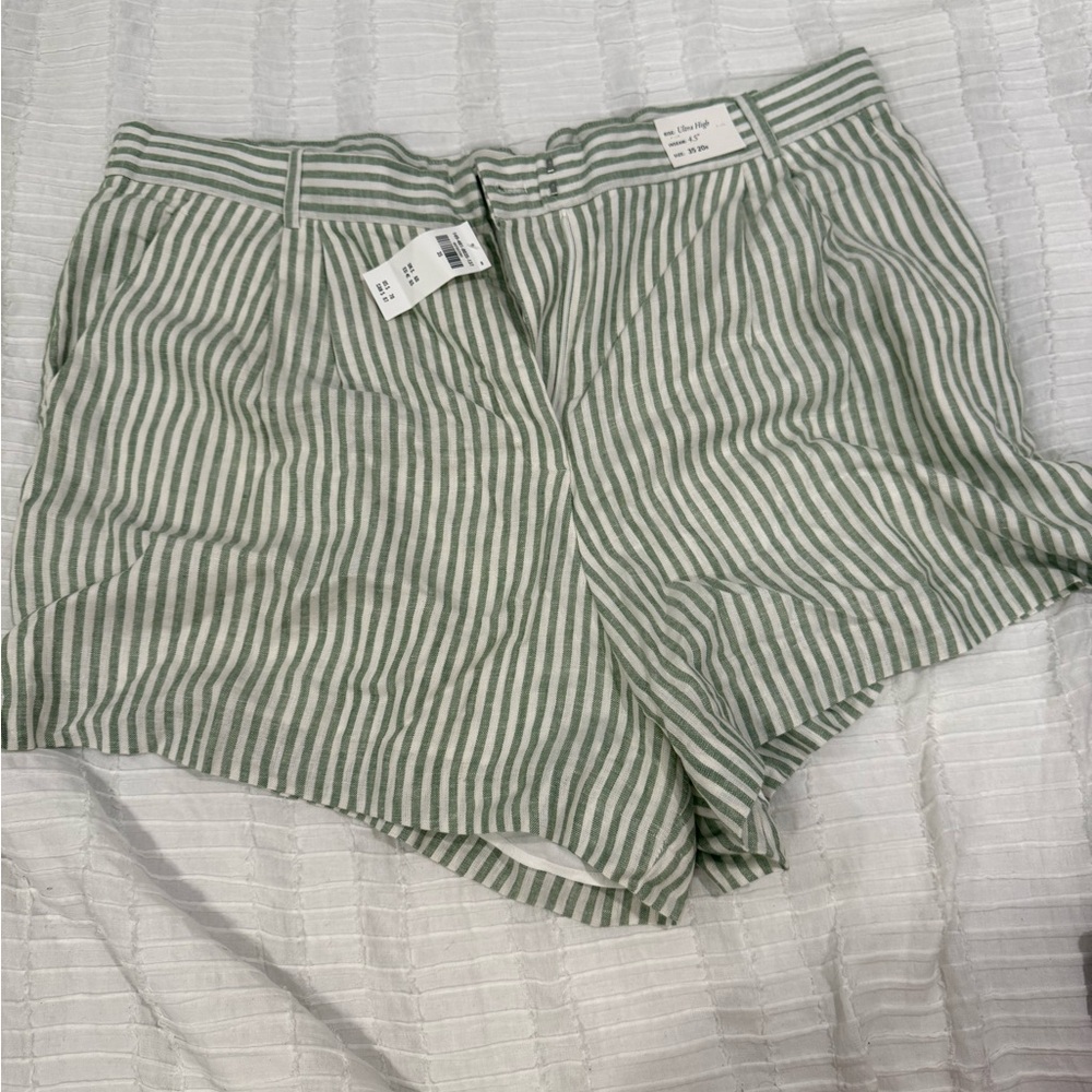 Abercrombie & Fitch Green Striped High Waisted Linen Shorts. 35